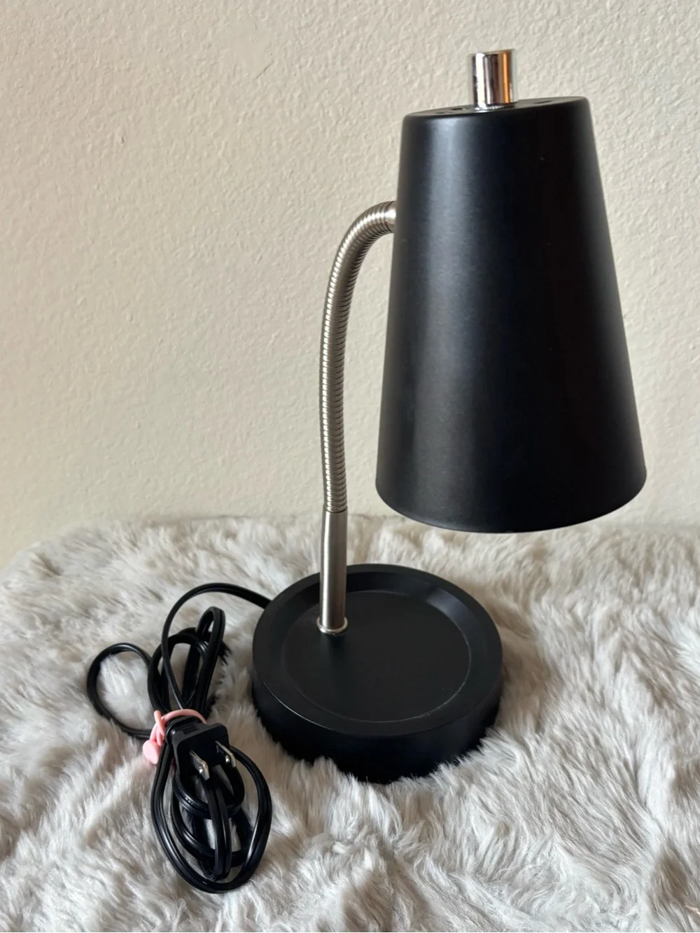 Black Modern Desk Adjustable Lamp